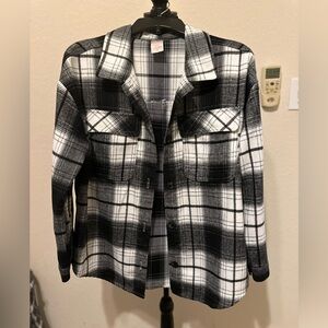No Boundaries Juniors' Plaid Shacket Black and White Women's Top. Sz L NWOT